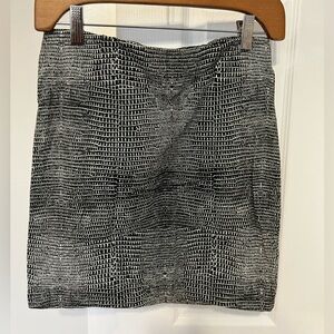 Dynamite mini skirt, size S, good condition.